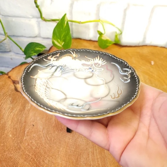 Japanese Dragon Small Dish or Saucer - Picture 4 of 6